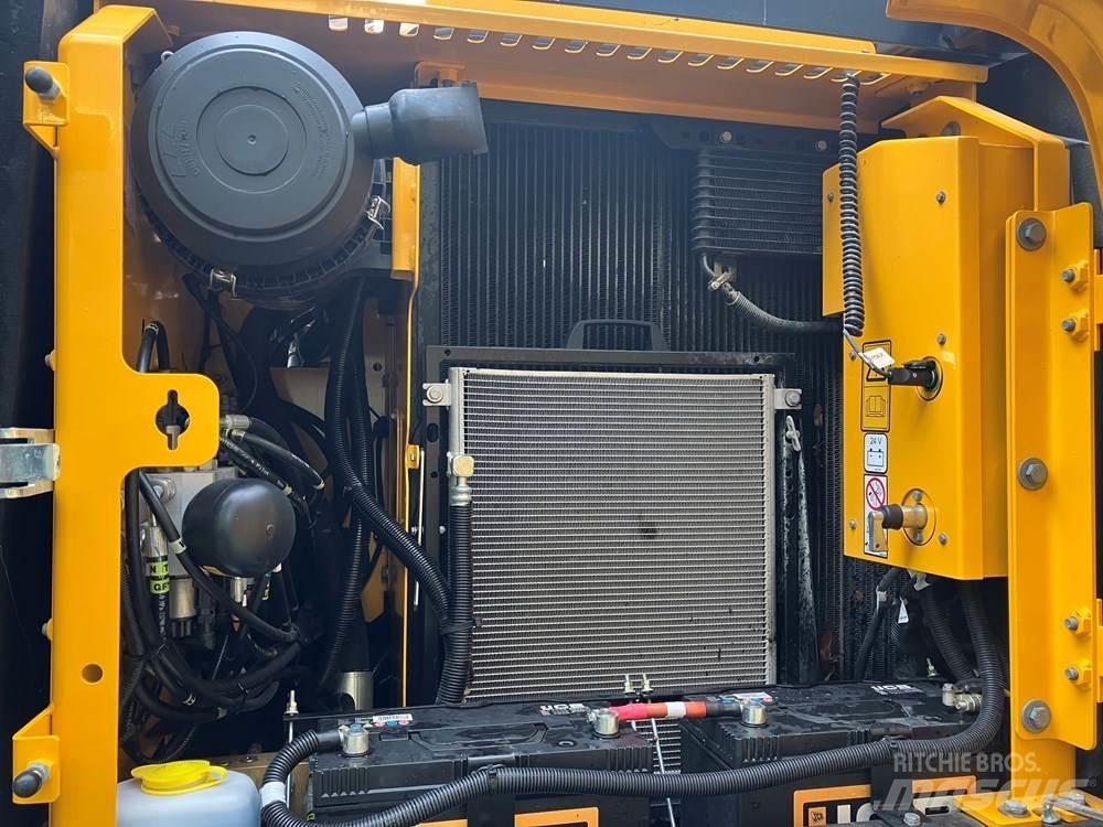 JCB JS145W Lastik tekerli ekskavatörler