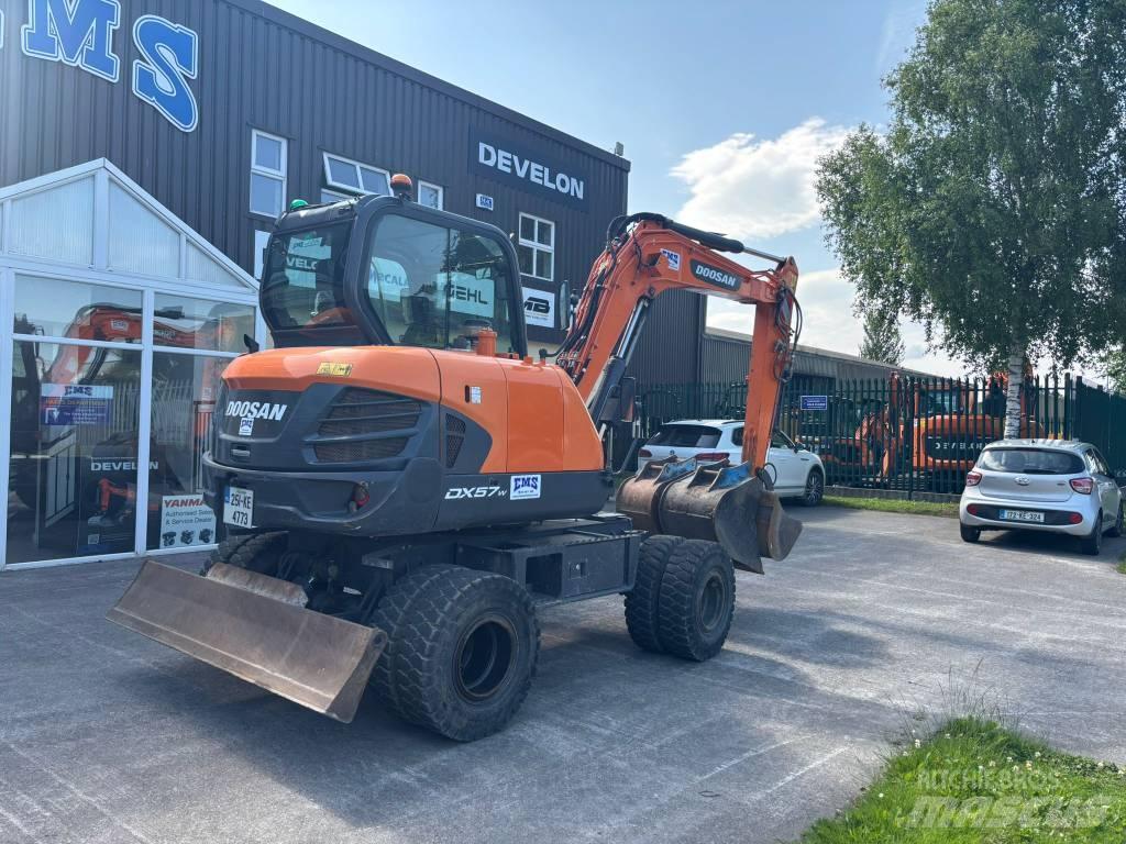 Doosan DX 57 W-5 Lastik tekerli ekskavatörler