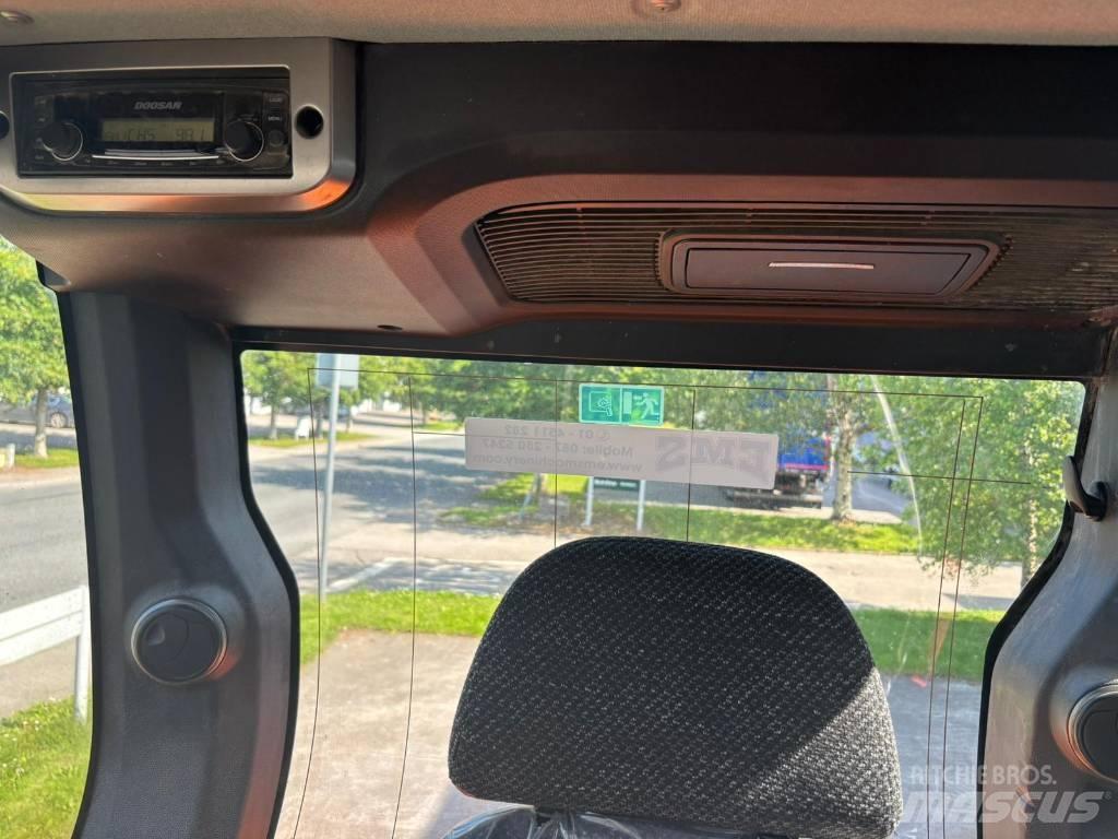 Doosan DX 57 W-5 Lastik tekerli ekskavatörler