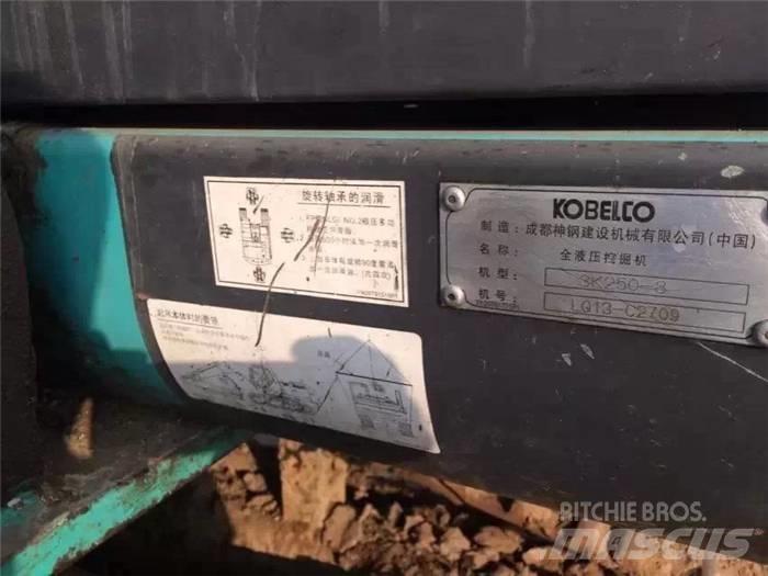 Kobelco SK 250-8 Paletli ekskavatörler