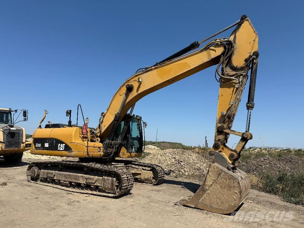 CAT 324 D Paletli ekskavatörler