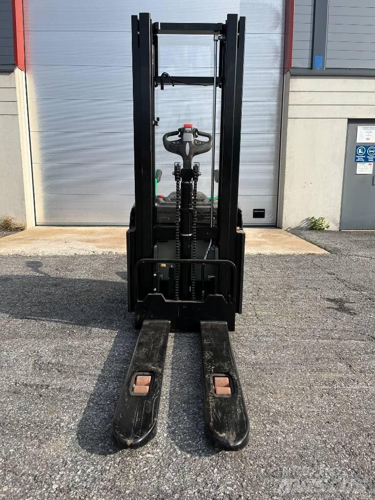 Hangcha CDD16-AC2S Akülü depo ekipmanları