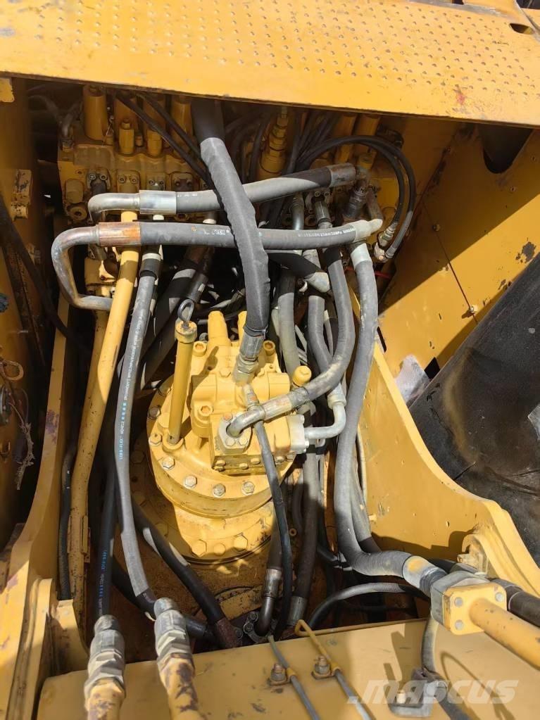 CAT 323 D Paletli ekskavatörler