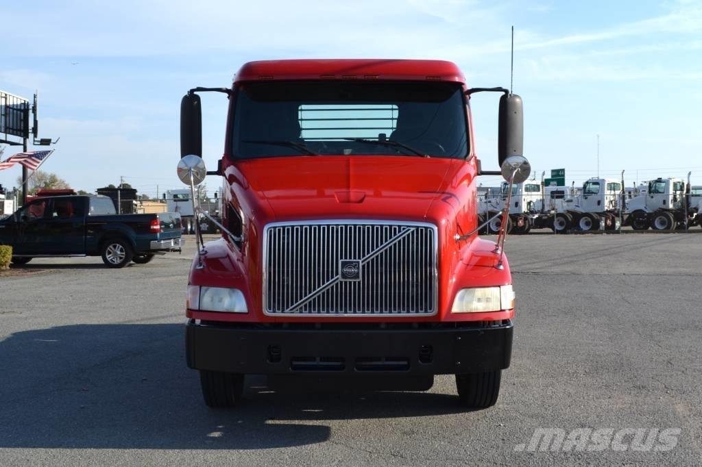 Volvo VNM 42 T200 Çekiciler