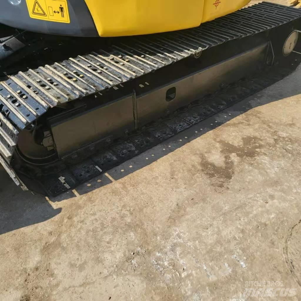 Komatsu PC50 Paletli ekskavatörler