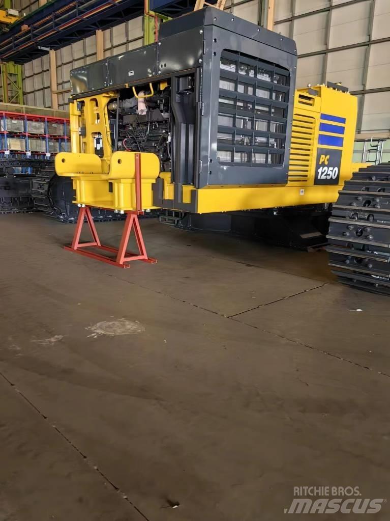 Komatsu 1250 Paletli ekskavatörler