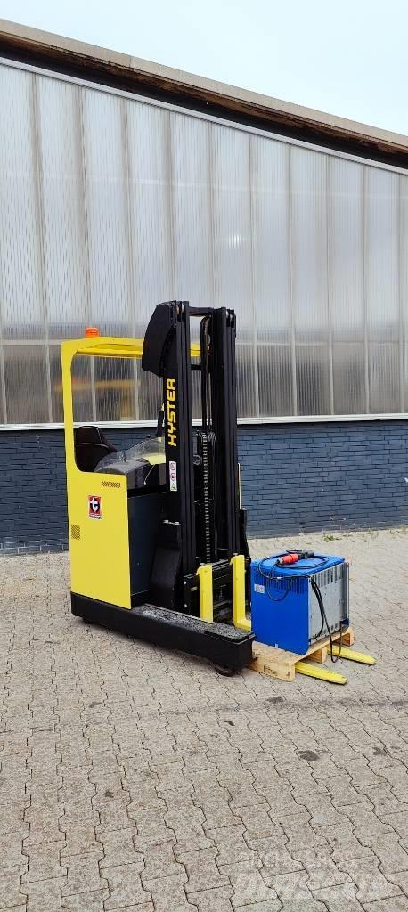 Hyster R 1.4 Reach truck - depo içi istif araçları