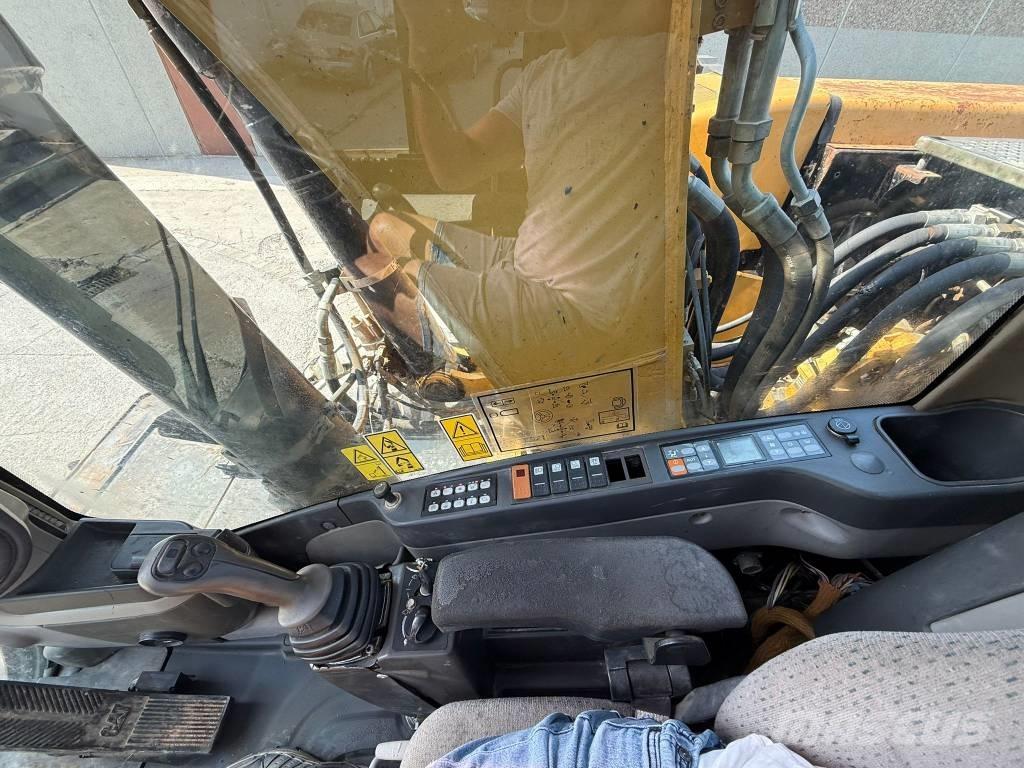 CAT M 322 D Lastik tekerli ekskavatörler