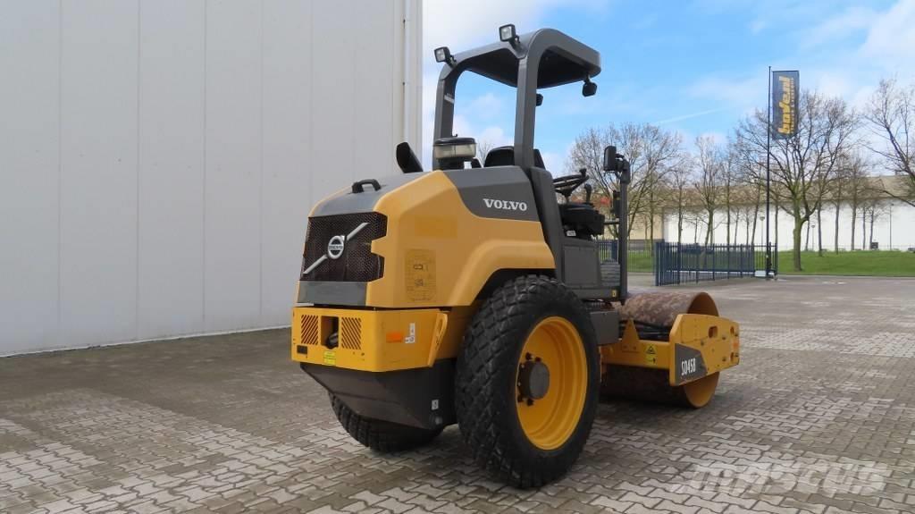 Volvo SD 45 B Tek tamburlu silindirler
