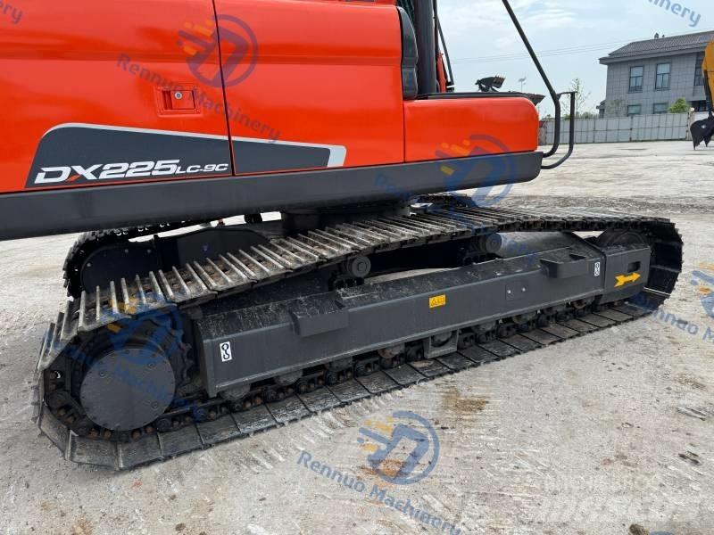 Doosan DX 225 LC-9C Paletli ekskavatörler