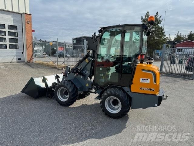 GiANT G2300 HD Mini yükleyiciler
