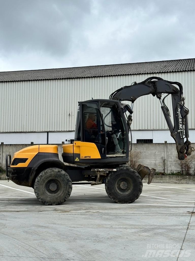 Mecalac 12 MTX Lastik tekerli ekskavatörler