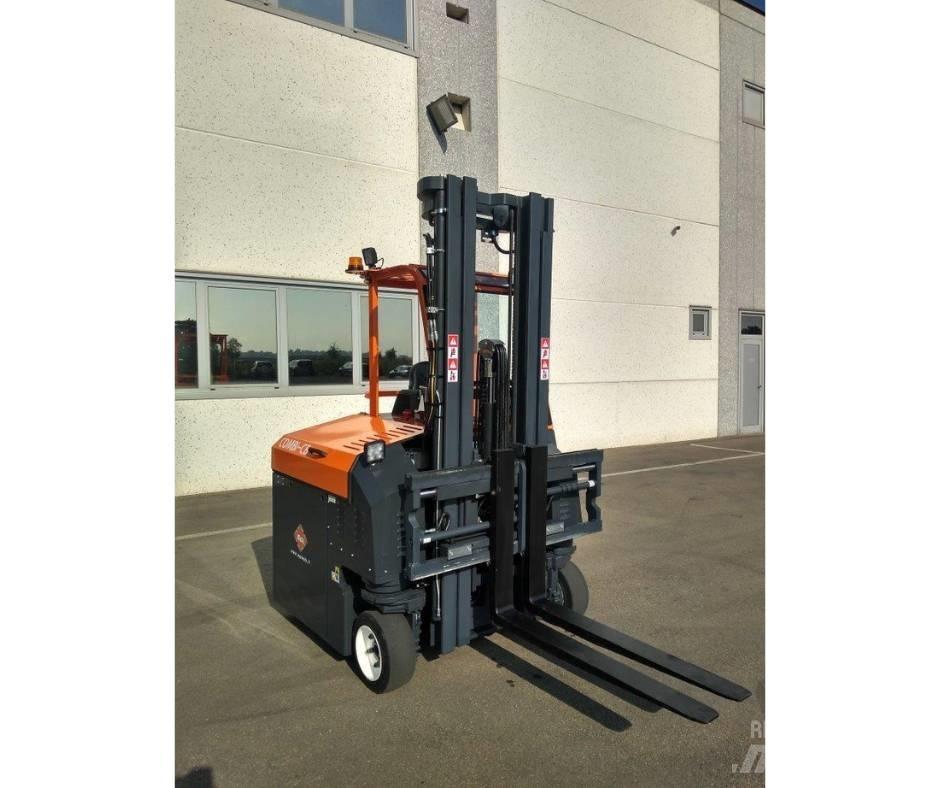 Combilift C3000CBE Dar koridor forklifti