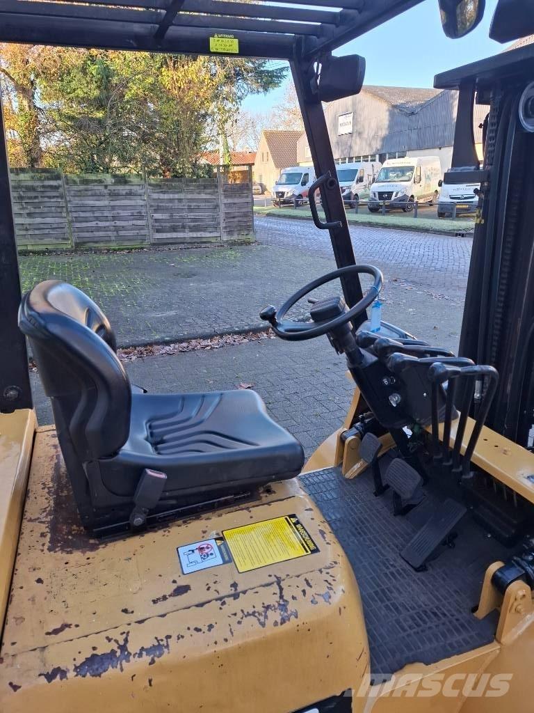 CAT DP25 Heftruck Dizel forkliftler