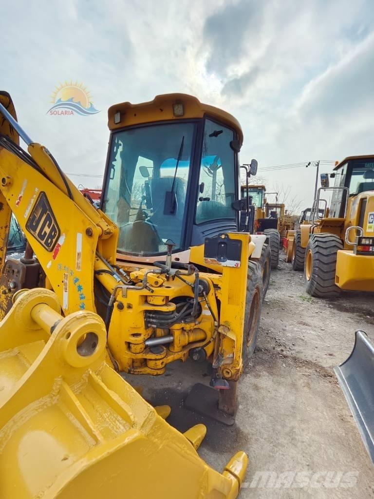 JCB 4CX Kazıcı yükleyiciler - beko loder