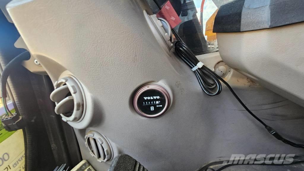 Volvo EW 205 D Lastik tekerli ekskavatörler