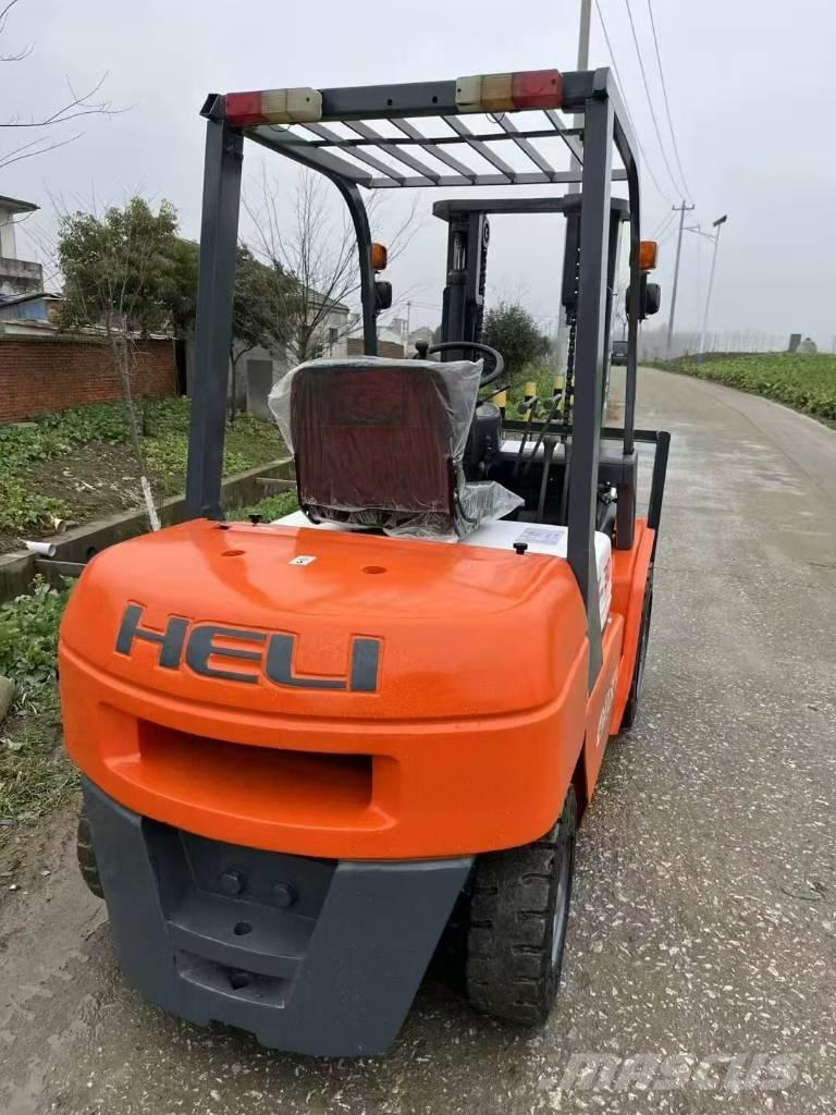 Heli 30 Teleskopik yükleyiciler