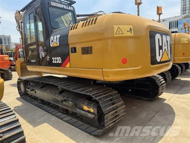 CAT 323 D L Paletli ekskavatörler
