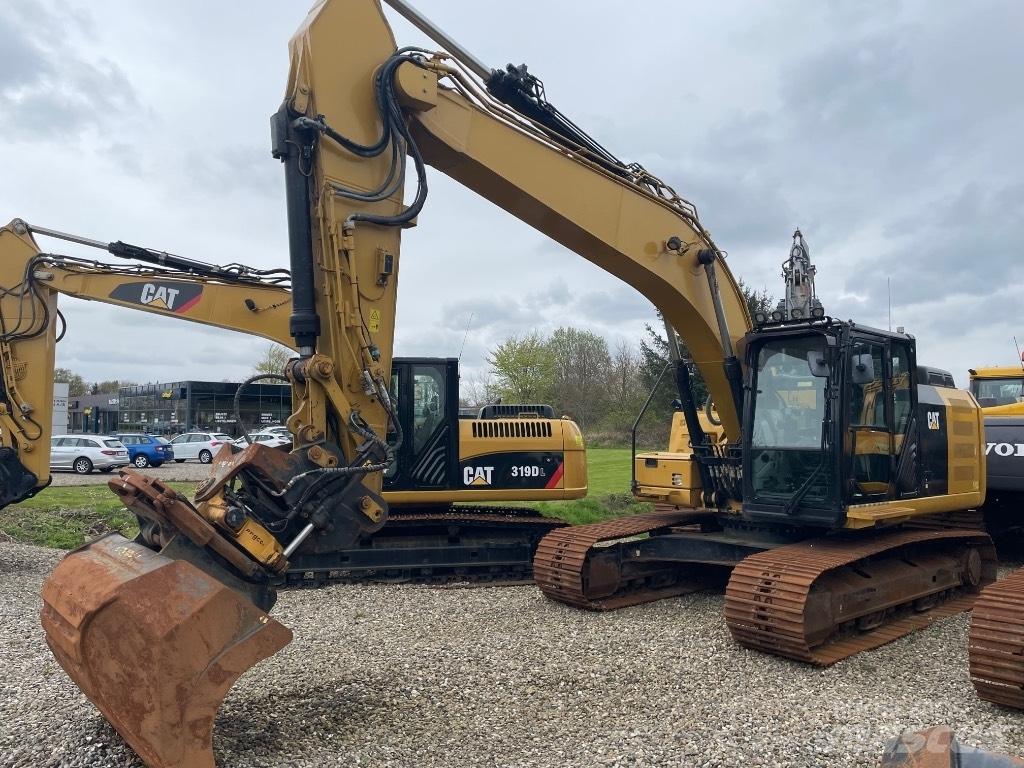 CAT 323FL Paletli ekskavatörler