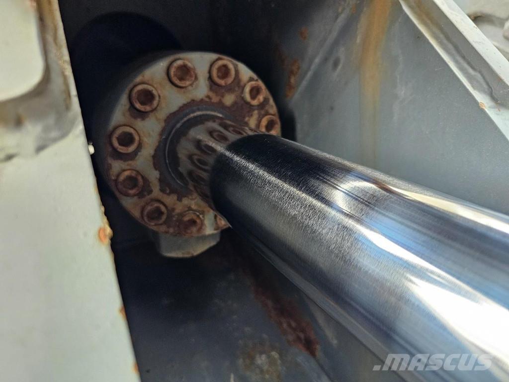 Terex TM350 Atık taşıma araçları