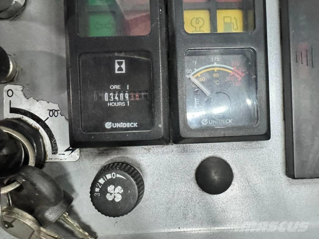 Combilift C3000CB Sideloader - dört yönlü forkliftler