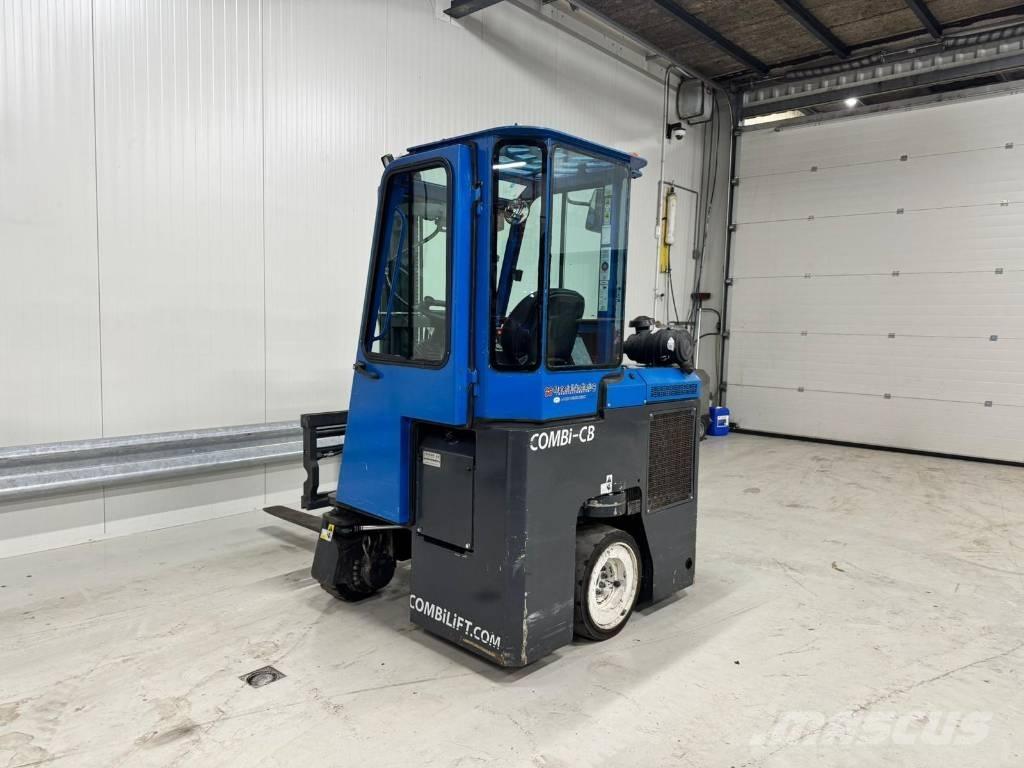 Combilift C3000CB Sideloader - dört yönlü forkliftler