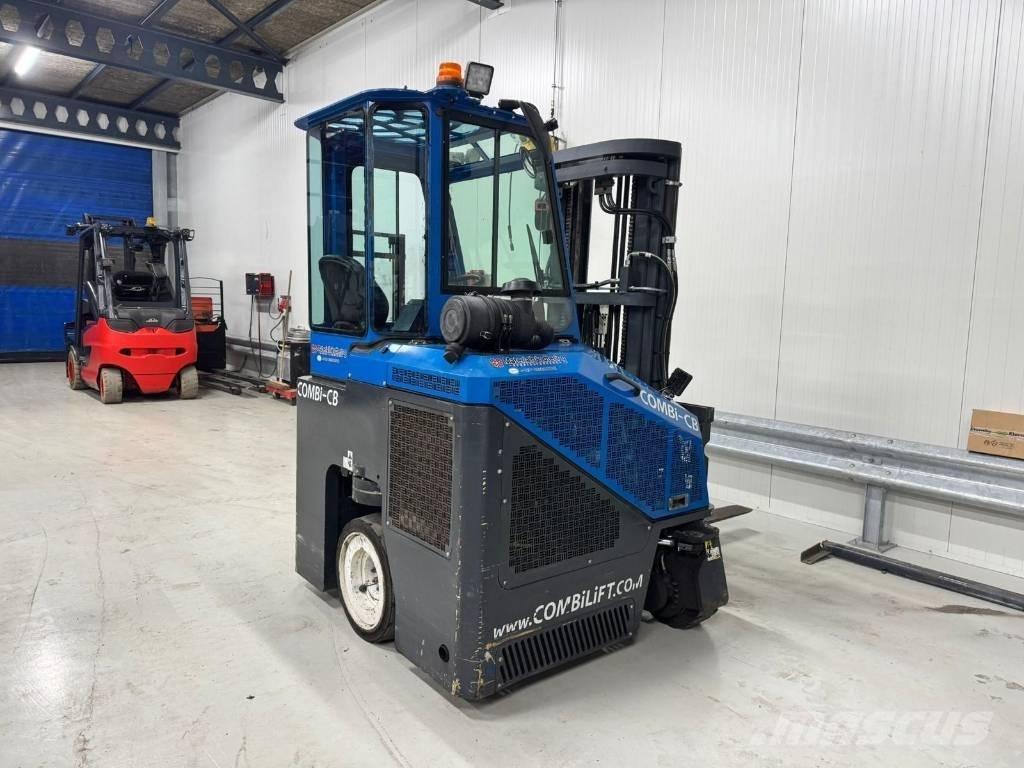 Combilift C3000CB Sideloader - dört yönlü forkliftler