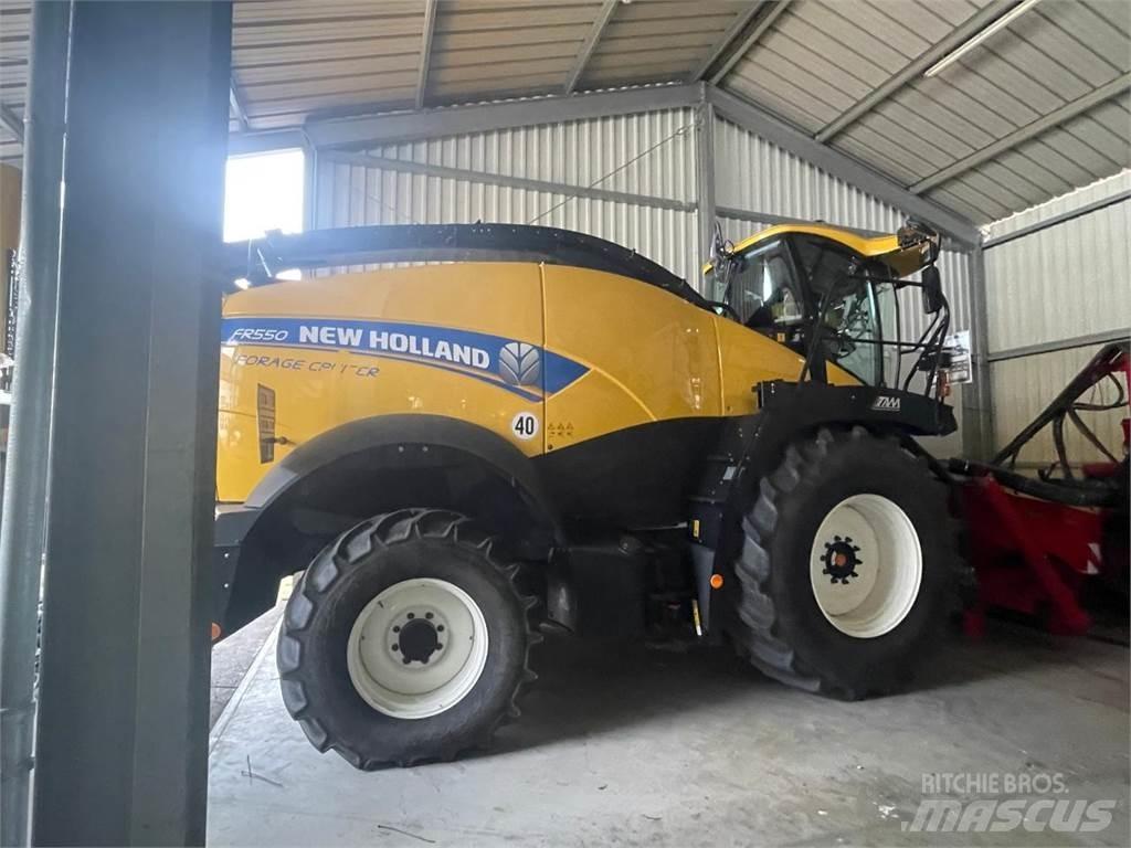 New Holland FR550 Kendi yürür silaj makinalari