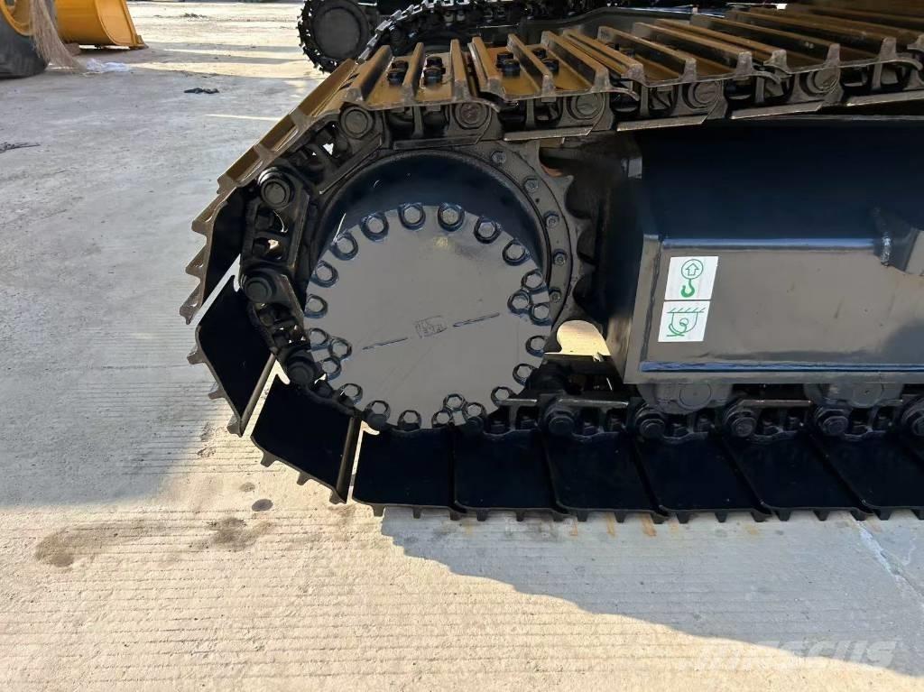 Komatsu 220 Paletli ekskavatörler