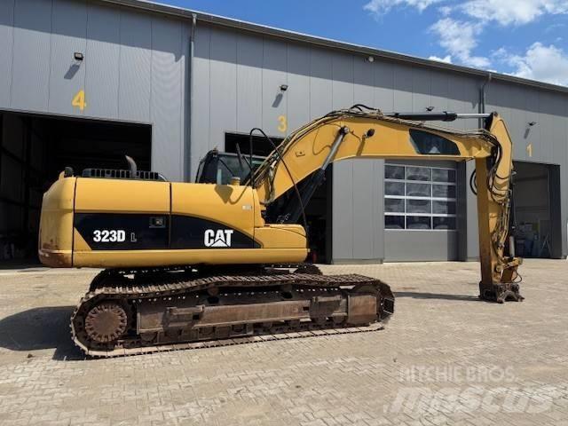 CAT 323 D L Paletli ekskavatörler