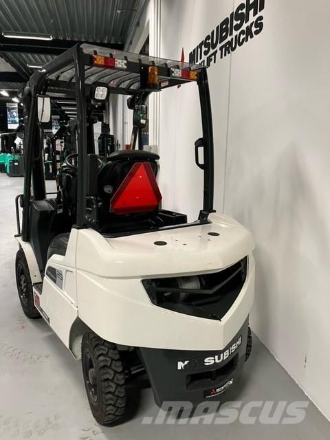 Mitsubishi FD25N3 Dizel forkliftler