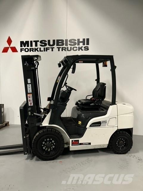 Mitsubishi FD25N3 Dizel forkliftler