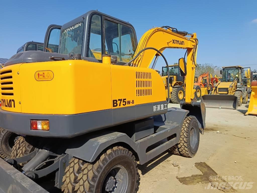 Xinyuan XYB75W-9 Paletli ekskavatörler