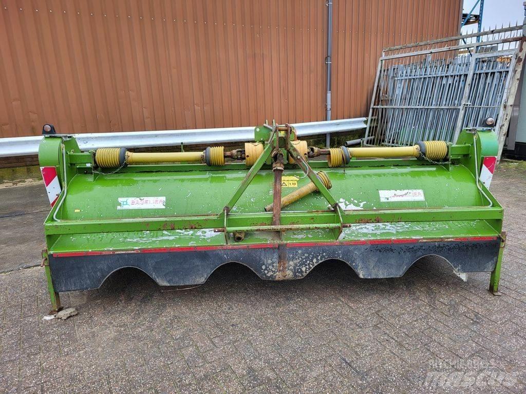 Baselier LKB 320 Otomobiller