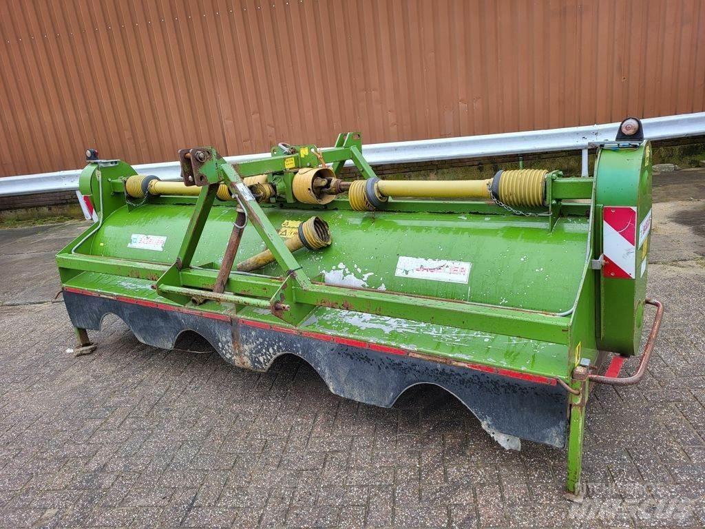 Baselier LKB 320 Otomobiller