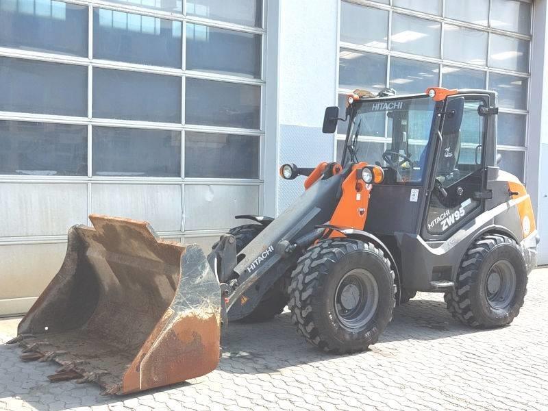 Hitachi ZW 95-6 Skid steer loderler
