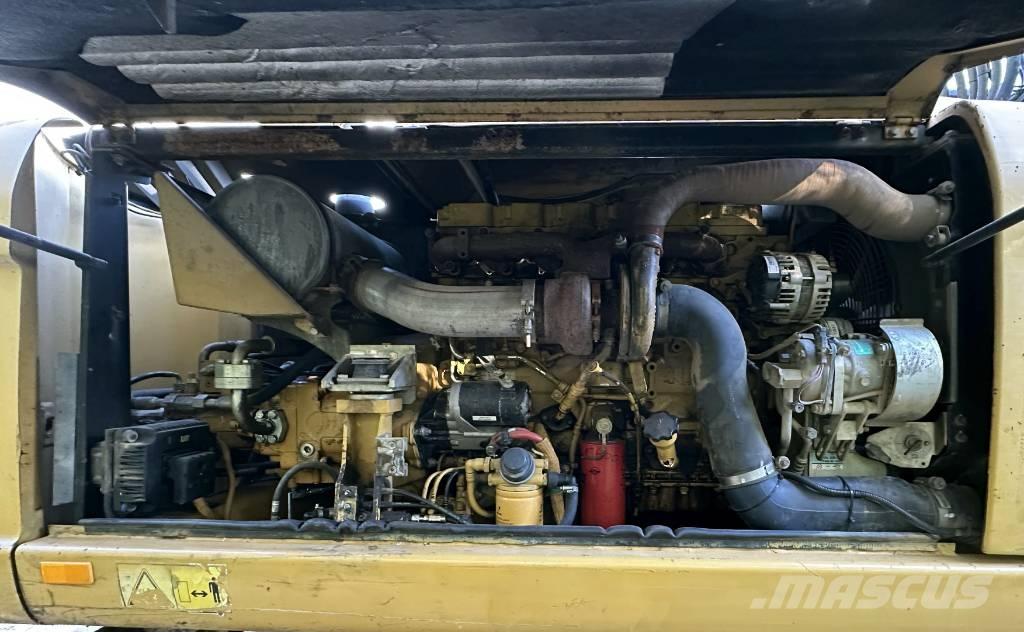 CAT M 316 D Lastik tekerli ekskavatörler