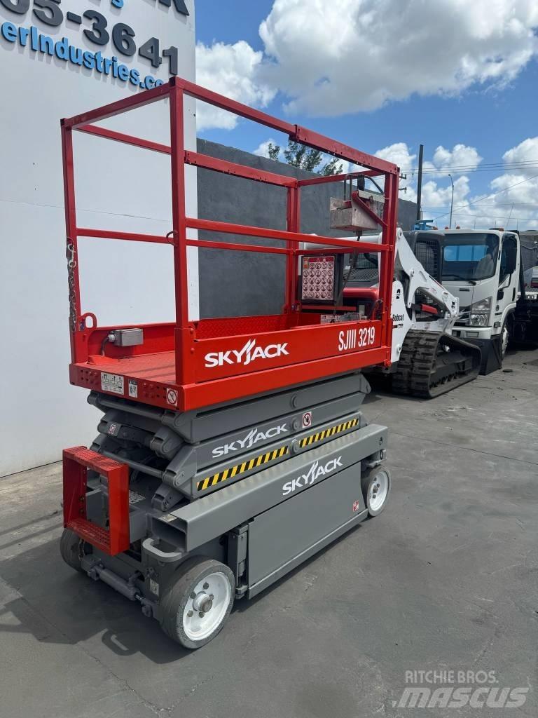 SkyJack SJ III 3219 Makasli platformlar