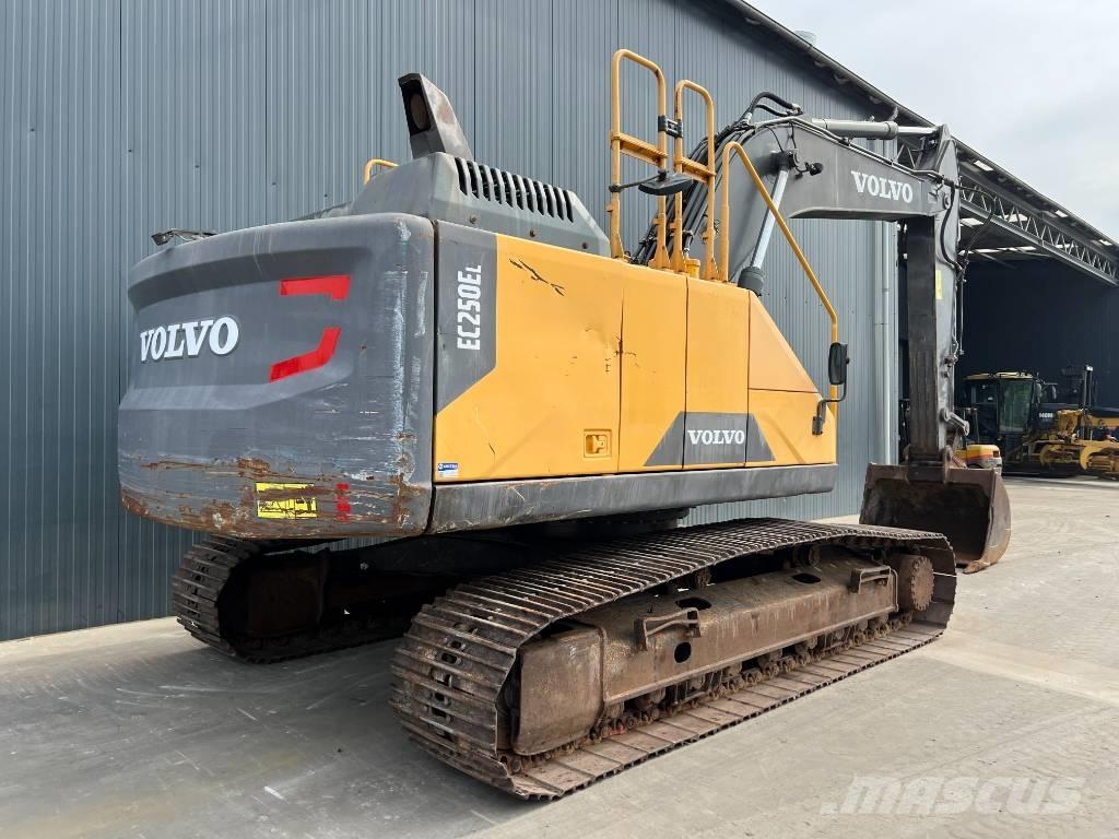 Volvo EC250E L Paletli ekskavatörler