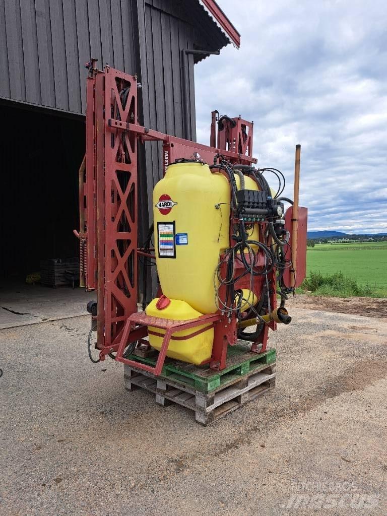 Hardi Master 1000 Çekilir pülverizatörler