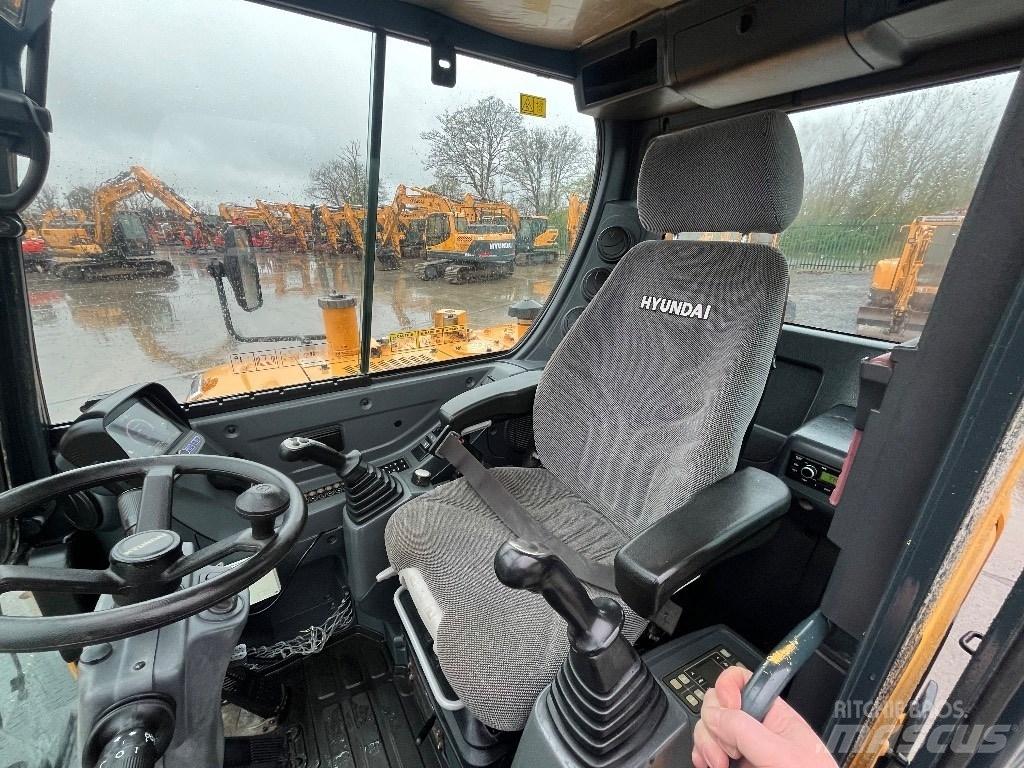 Hyundai R55W-9A Lastik tekerli ekskavatörler
