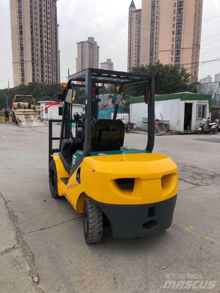 Komatsu FD30 Dizel forkliftler
