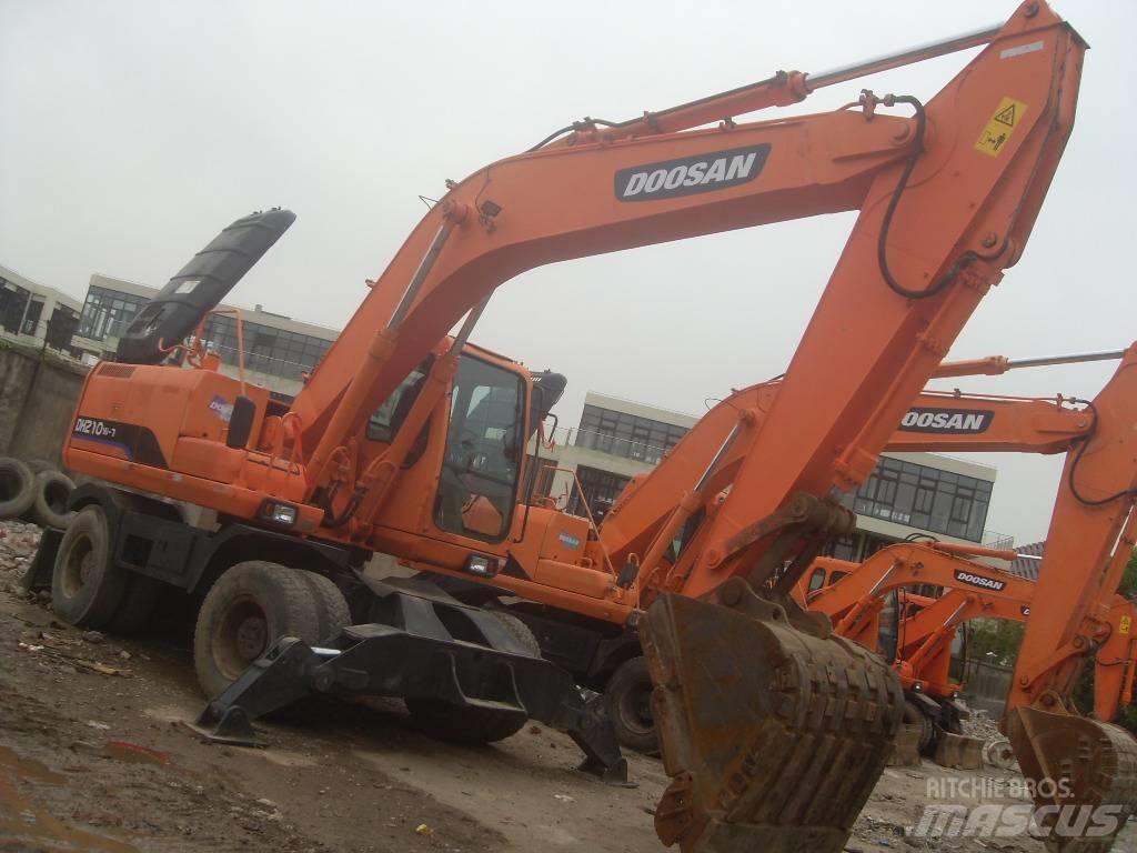 Doosan DH 150 W-7 Lastik tekerli ekskavatörler