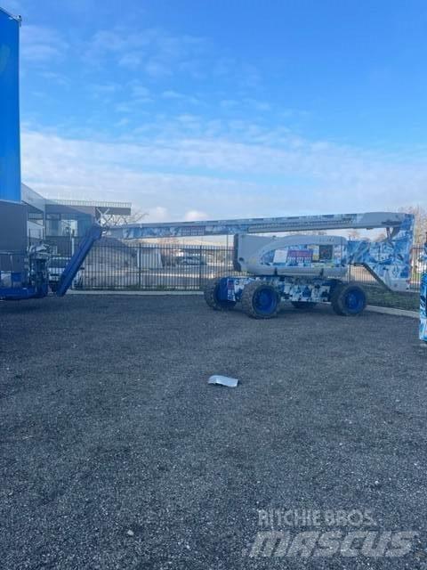 JLG 800 AJ Teleskopik personel platformları