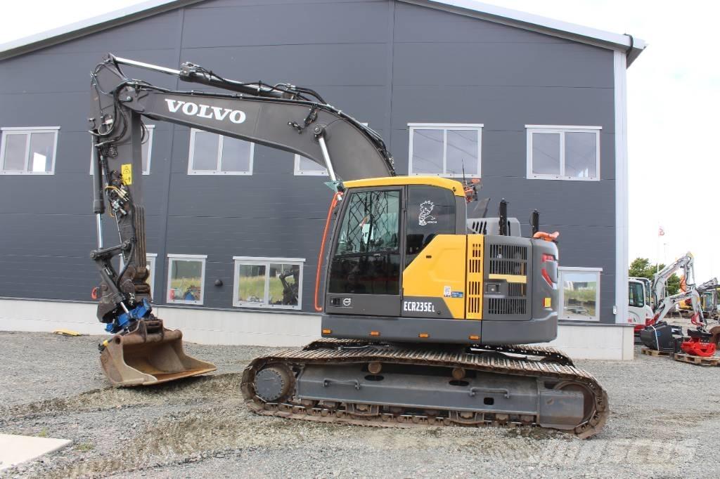Volvo ECR 235 E Paletli ekskavatörler