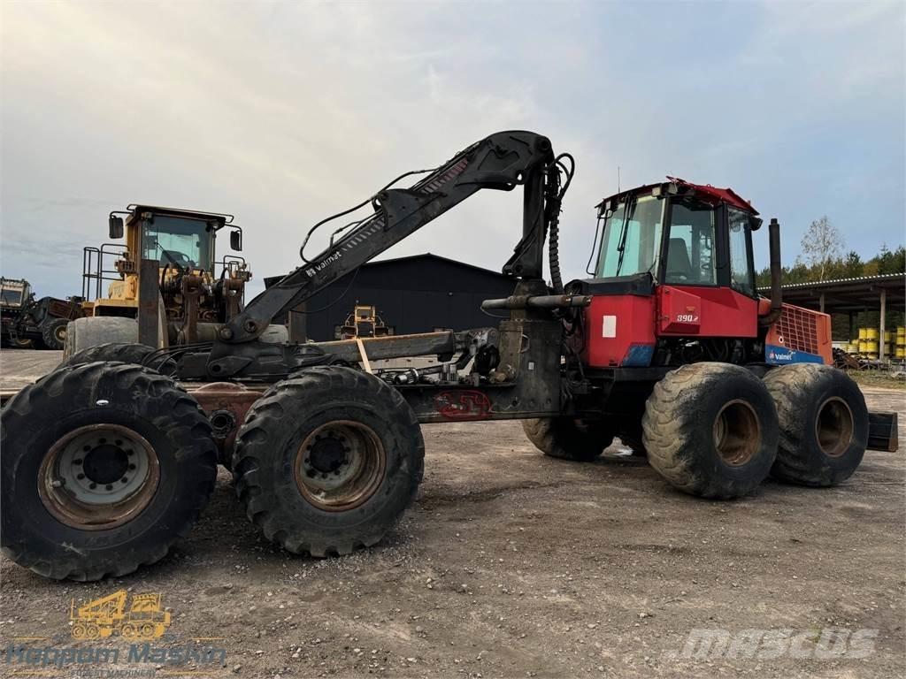 Valmet 890.2 Tomruk yükleyici traktörler