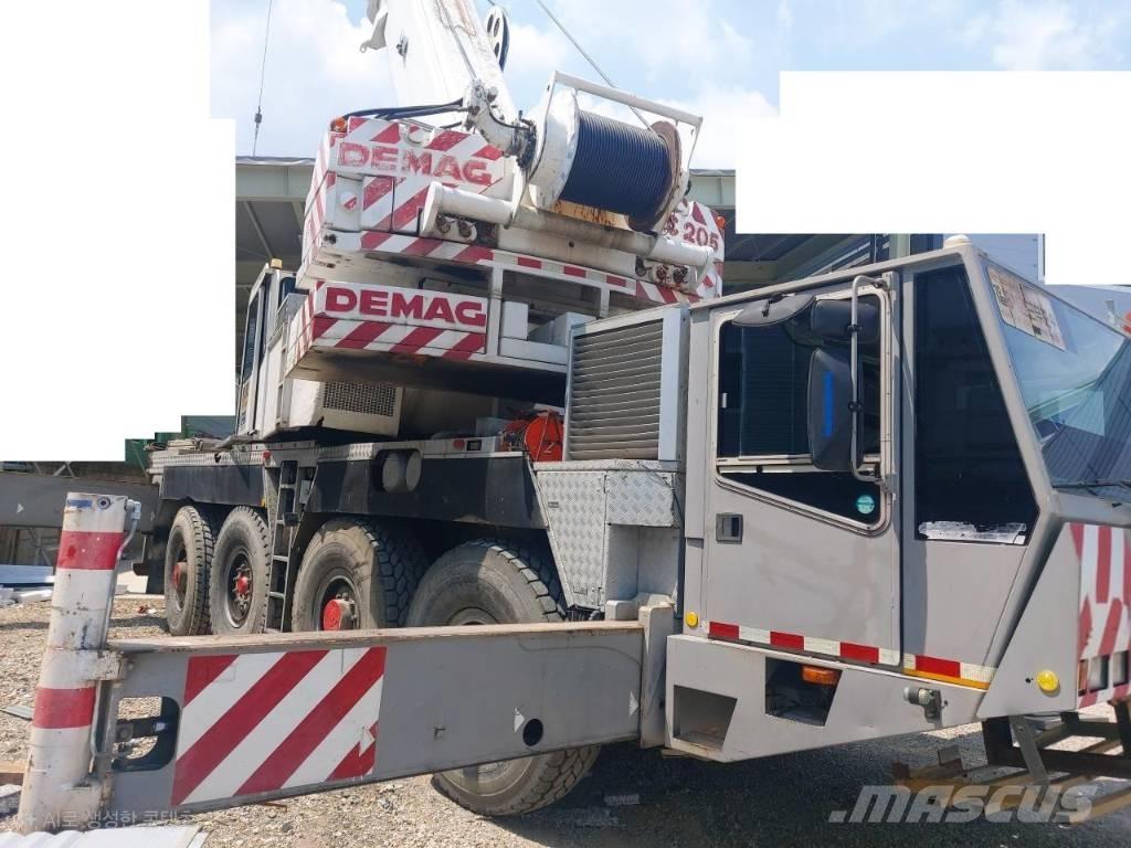 Demag AC 205 Yol-Arazi Tipi Vinçler (AT)