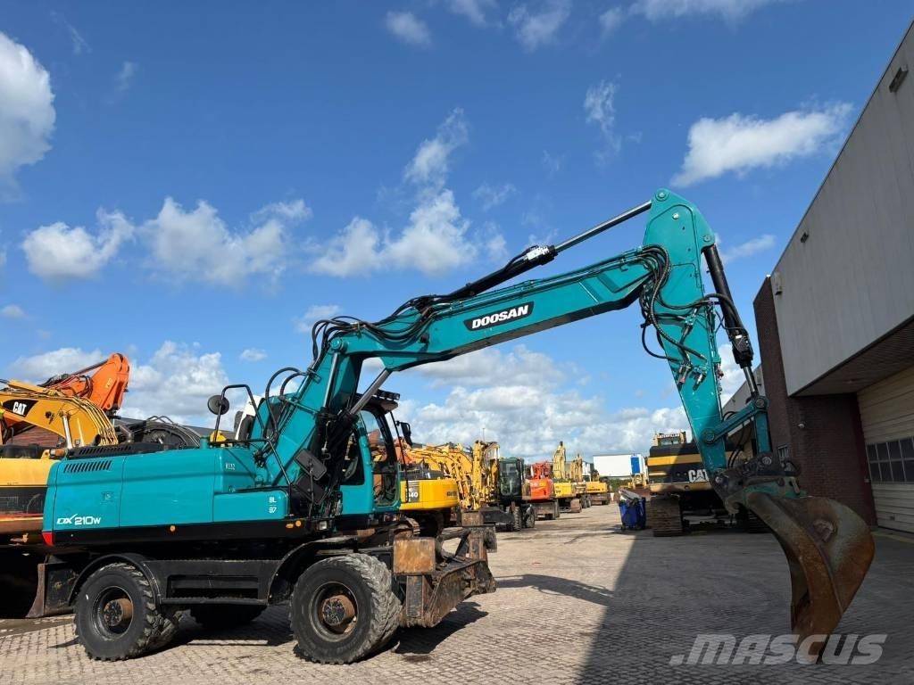 Doosan DX 210 W Lastik tekerli ekskavatörler