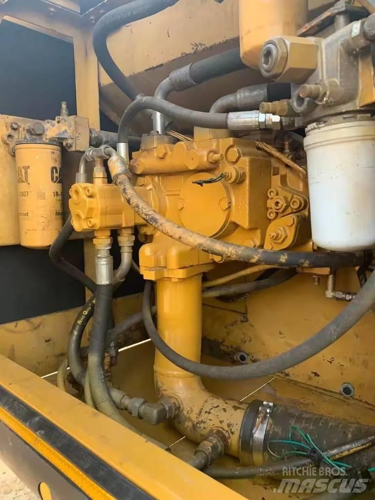 CAT 330 D Paletli ekskavatörler