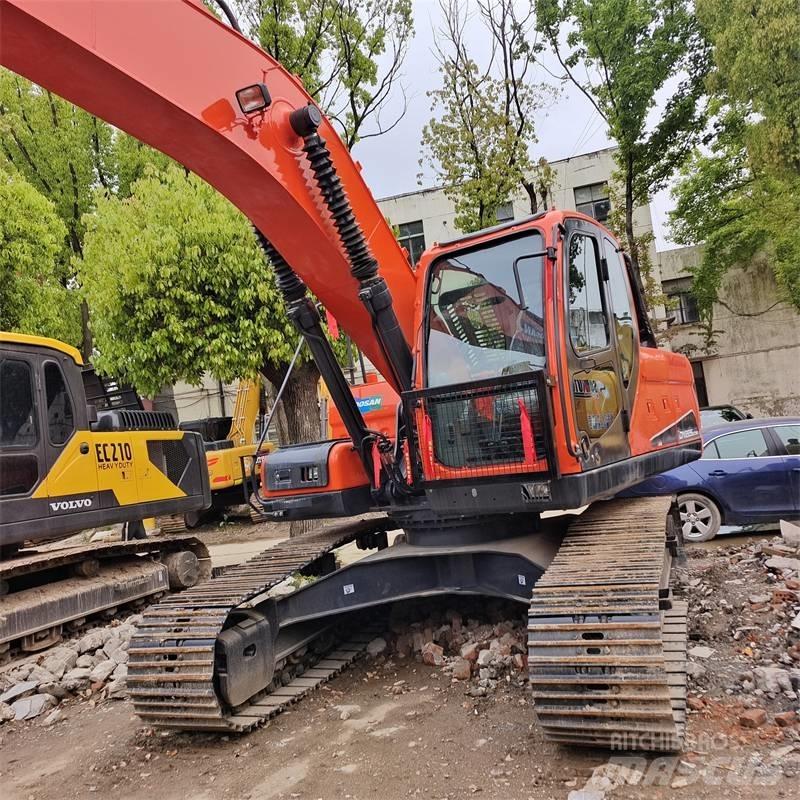 Doosan 225 LC Paletli ekskavatörler
